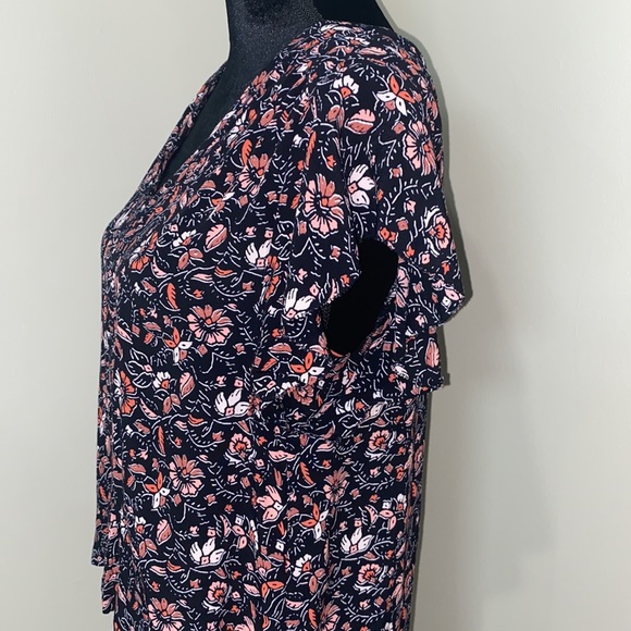 Sanctuary Floral print V-Neck Short Sleeve Top SP - Picture 5 of 10